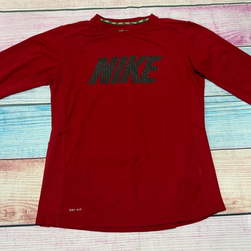 Nike Boys Youth XL Red Long Sleeve Shirt EUC